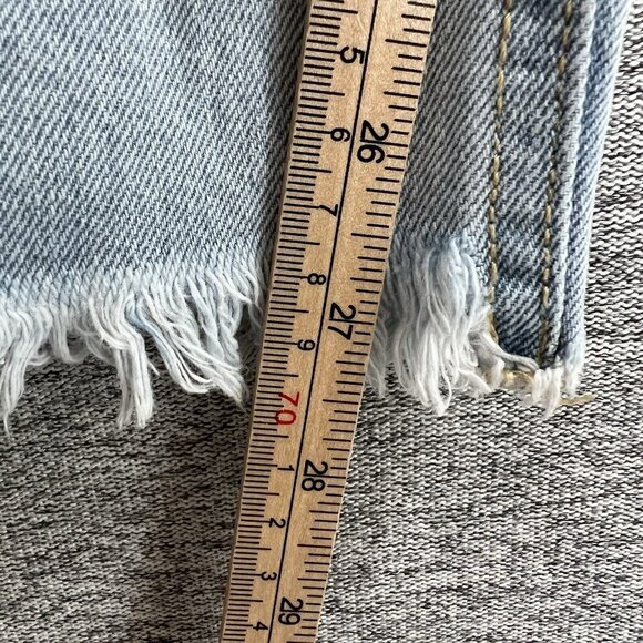 Aeropostale Mom Jeans Womens Size 8 Distressed Blue Frayed Hem Light Wash - Picture 7 of 14
